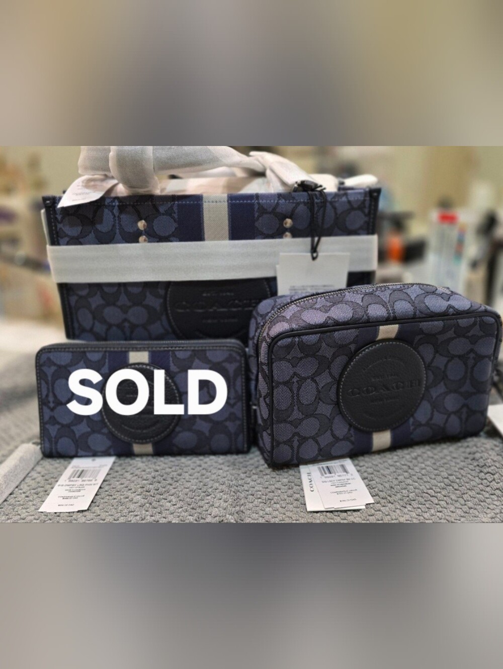 Coach Dempsey Tote Signature Jacquard Set